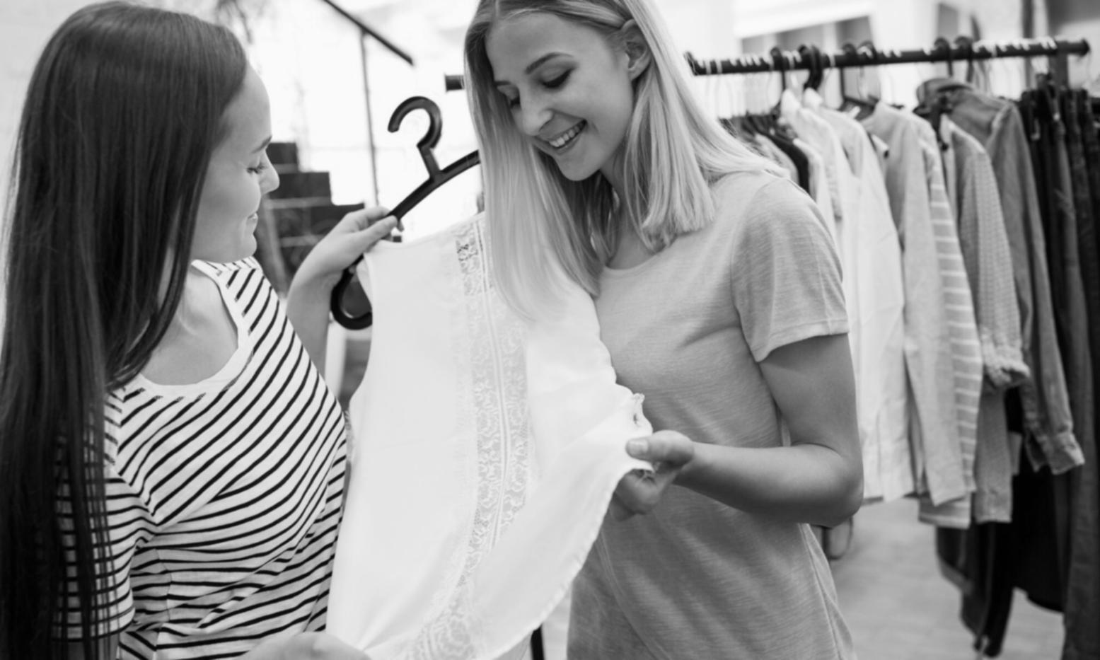 Présentation professionnelle de coffrets-cadeaux de chocolats artisanaux premium